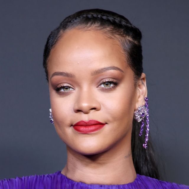 Rihanna is Officially a Billionaire