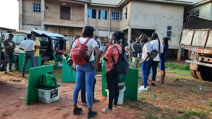 APC Chieftain In Anambra Pleads With INEC To Extend Voting Deadline By 3 Hours