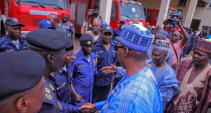 Zulum Rewards Firemen With ₦‎14.9m For Swift Response To Fire Outbreak